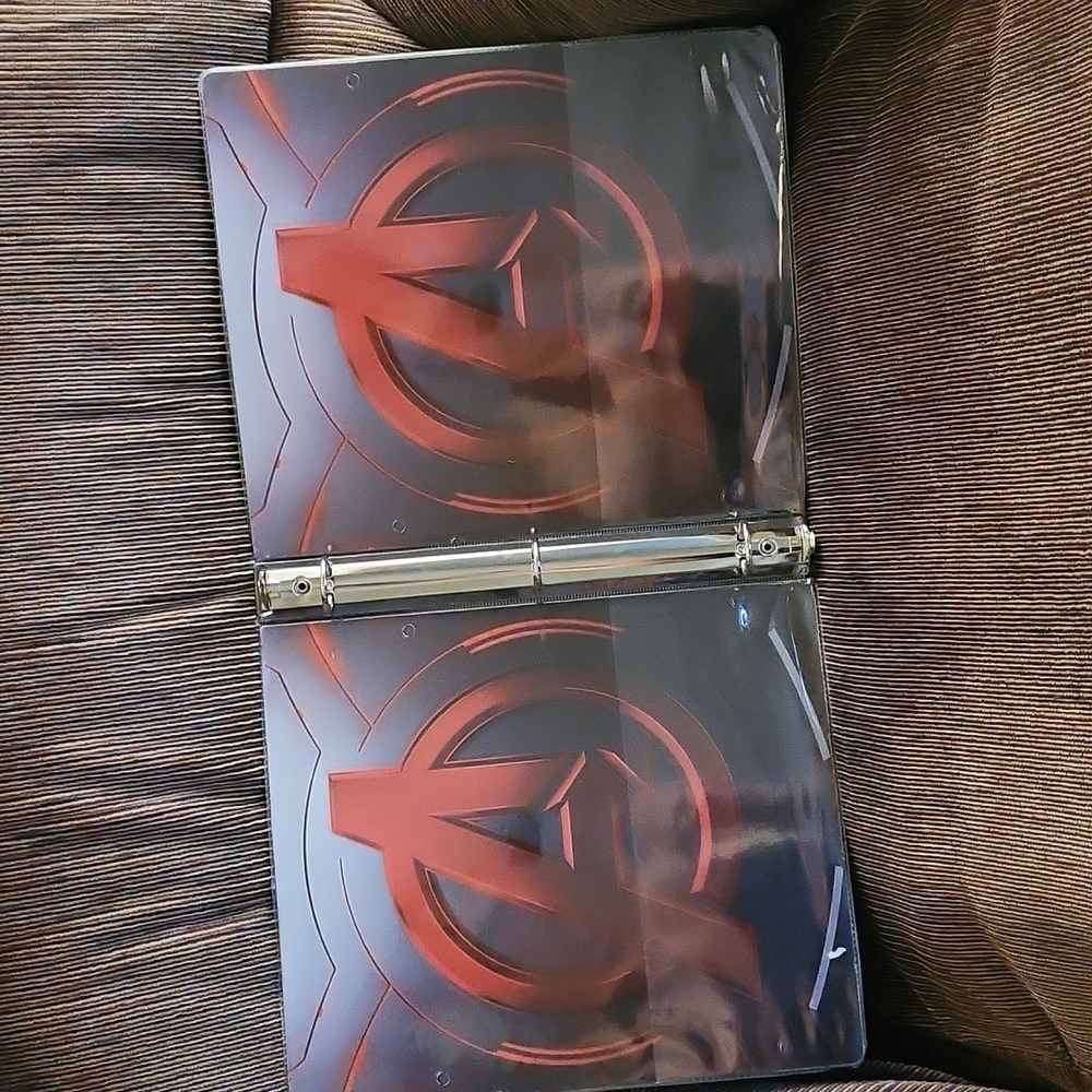 Kids Avengers Binder - Picture 3 of 4